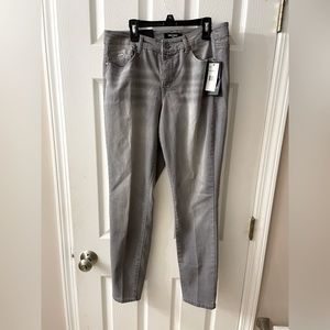 NWT Women's Nine West  Skinny ankle Jeans size 8